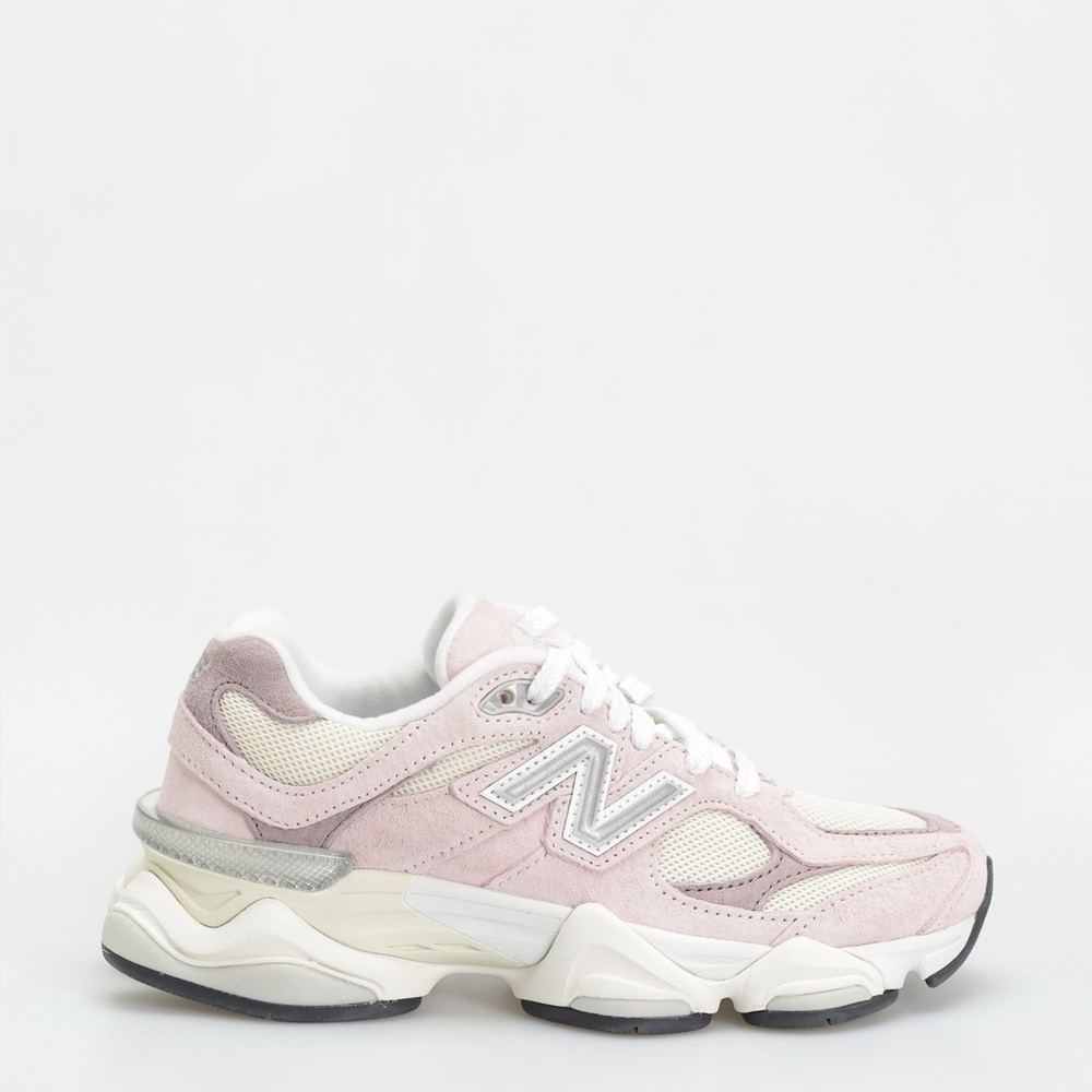 9060 New Balance Pink Beige